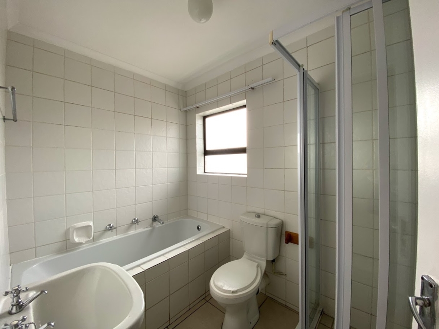 2 Bedroom Property for Sale in Sea Breeze Western Cape